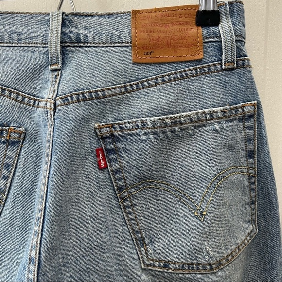 Levi’s 501 Women’s Premium Cropped Jeans Straight Leg Distressed Blue Size 26 - Picture 9 of 16